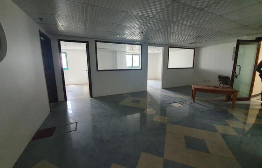 Chiller Free Fitted Office  Ammar Bin Yasir Street